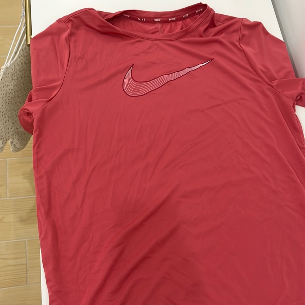 Nike shirt in kids XL